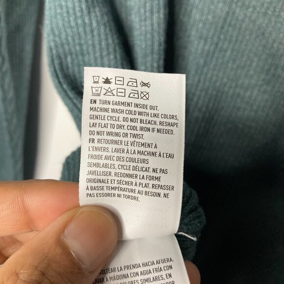 AEO Women's Green Button V-Neck Sweater Size XXL - Picture 3 of 9